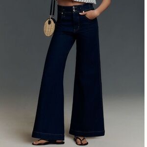 Frame The Seamed High Rise Wide-Legged Trouser Jeans, in Rinse wash. Worn once